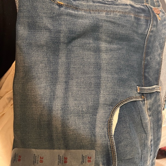 🆕Old Navy Mid-Rise Plus-Size Kicker Boot Cut Jeans Willow color size 28 plus💙 - Picture 3 of 6